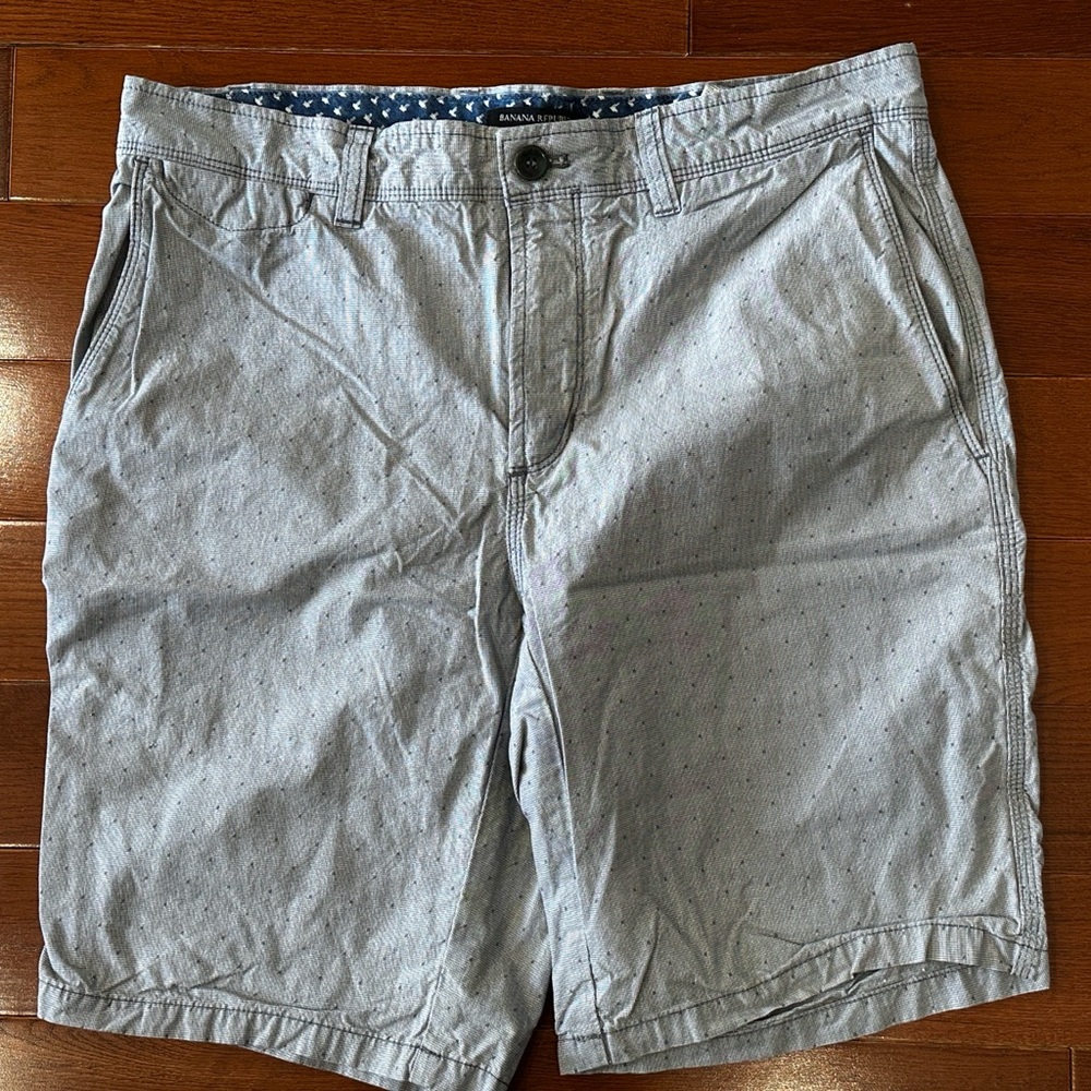 Banana Republic gray men cotton Aiden shorts 31